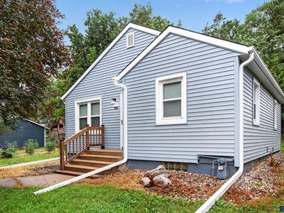 709 N Dakota Ave