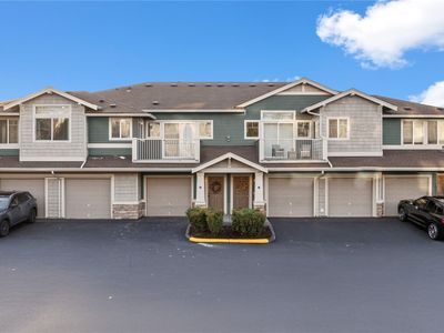 6113 Hazel Loop SE #D