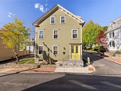 18 Barney St #2