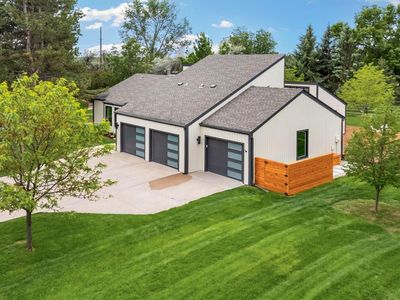 1305 Lindenwood Dr