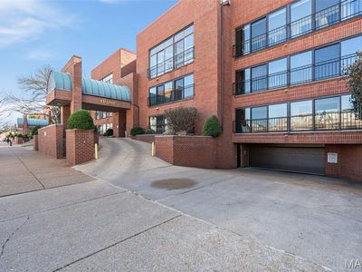 4570 Laclede Ave APT 205