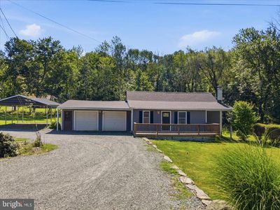 61 E Lakeside Dr