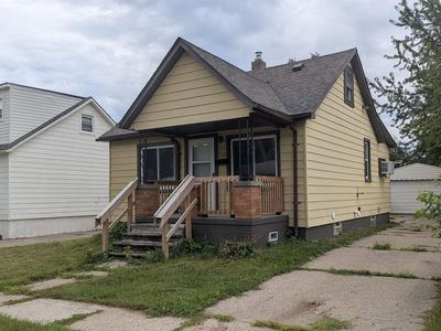 8708 Jewett Ave