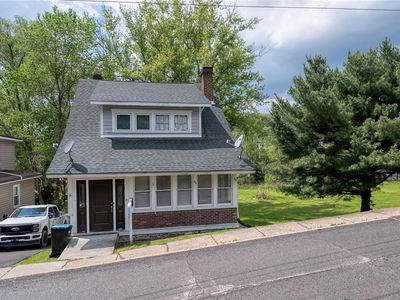 68 Center Ave