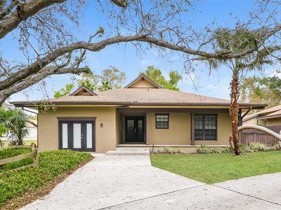 405 Center St