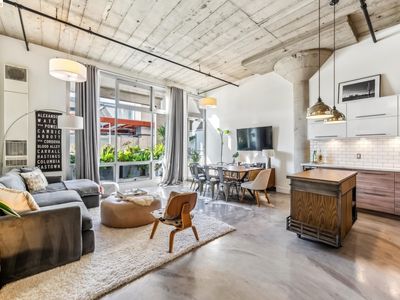 255 3rd St APT 206