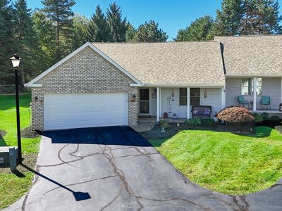 Property at 812 Woodfield Ct Unit A, Youngstown, OH