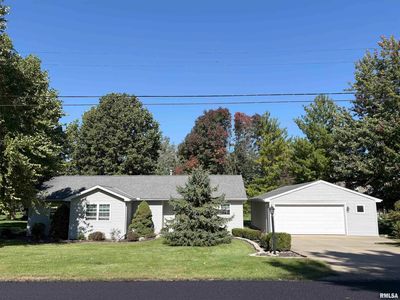 1611 W Blackberry Ln