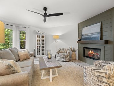 4114 Sherwood Forest Dr