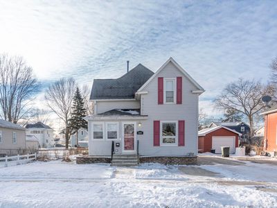 Property at 820 Bertch Ave, Waterloo, IA