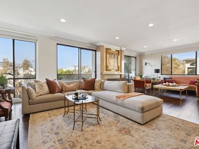 116 N Swall Dr APT 401