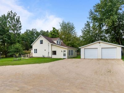 229 W Berlin St