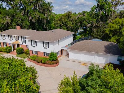 385 SW Montgomery Dr