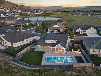 2126 Legacy Ln