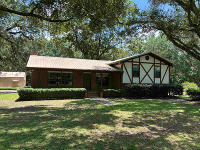596 Champion Oaks Cir