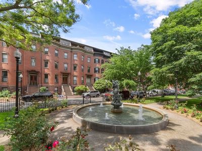 25 Worcester Sq APT 5