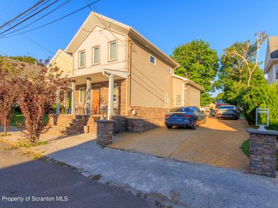 216 N Lincoln Ave
