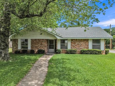 411 Shirley St