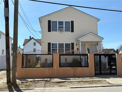 162 SE Eastwood Ave