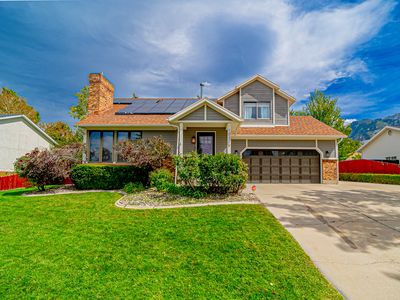 10329 S Edgecliff Dr