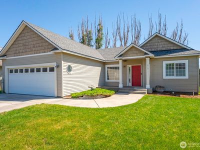 813 NW Sunburst Court