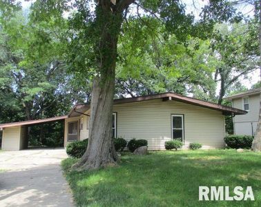 2515 W Huntington Dr