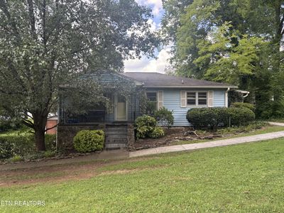 2119 Maple Dr