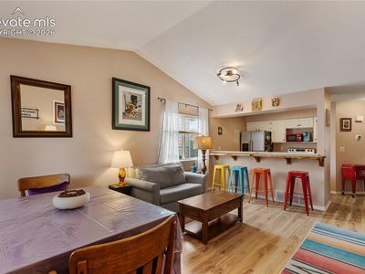 5223 Solar Ridge Dr