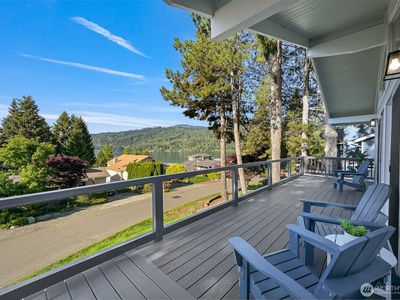 49 N Point Drive