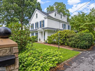 8 S Providence Rd