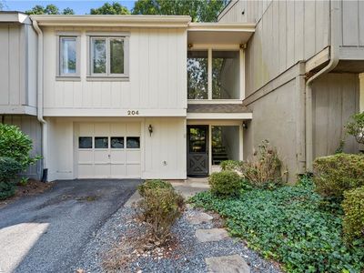 204 Lamplighter Cir
