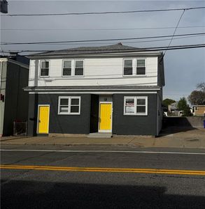 1111 Charles St