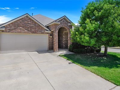 945 Lake Woodland Dr