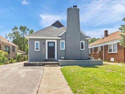 2107 W 8th Ave