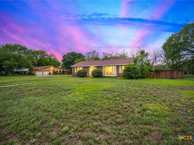 Property at 908 S Laurel Ave, Luling, TX