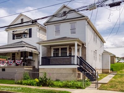 33 Enterprise St