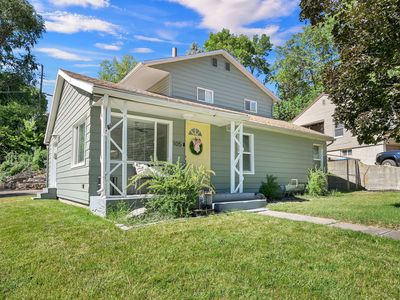 105 E Country Club Dr
