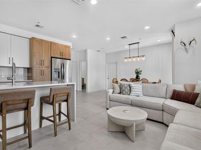 4301 SW 160th Ave APT 202