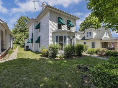 325 E Walnut St