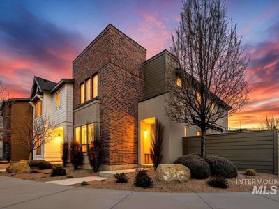 4044 E Parkcenter Blvd