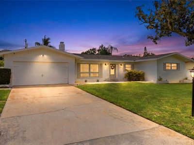 1348 Buckingham Dr
