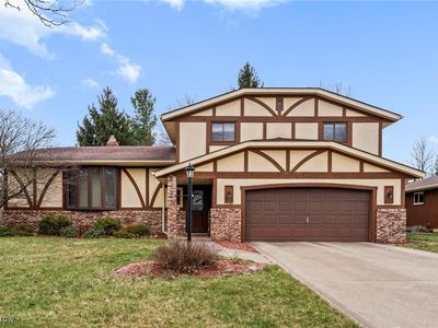 Property at 14337 Revere Cir, Middleburg Hts, OH