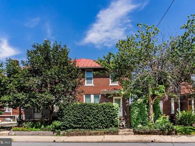 19 S Custer Ave