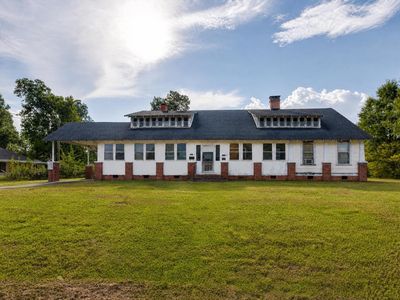 Property at 303 N Jennings St, Saluda, SC