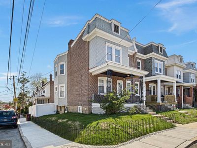 517 W 25th St