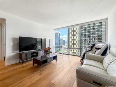 1001 Queen St #2505