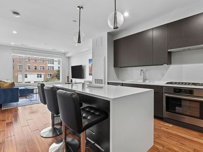 99 Sumner St #206