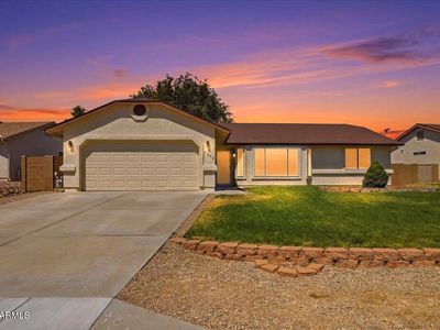 7306 N Sunrise Vista --