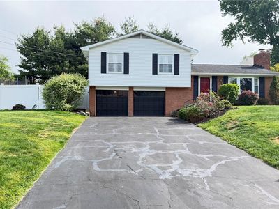 145 Lansdowne Dr
