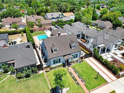 124 S Beachwood Dr